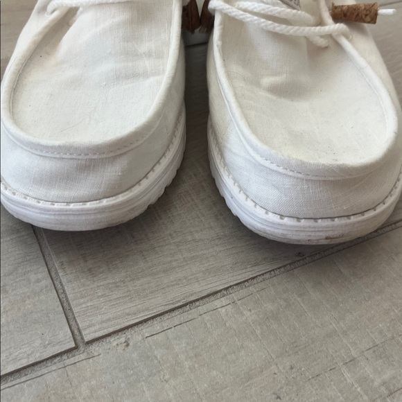 HEY DUDE: Men’s White Sneakers - Picture 3 of 8